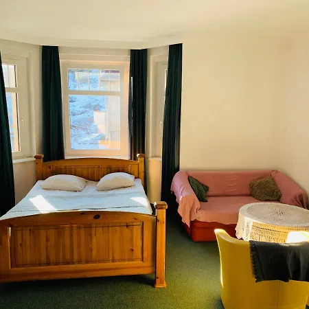 Alojamento de Acomodação e Pequeno-almoço Pod Wiezami 3*