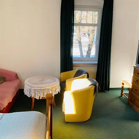 Pod Wiezami Alojamento de Acomodação e Pequeno-almoço Karpacz